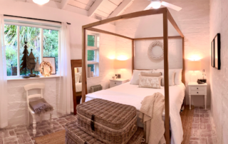 four-poster bed at dogfriendly accommodation