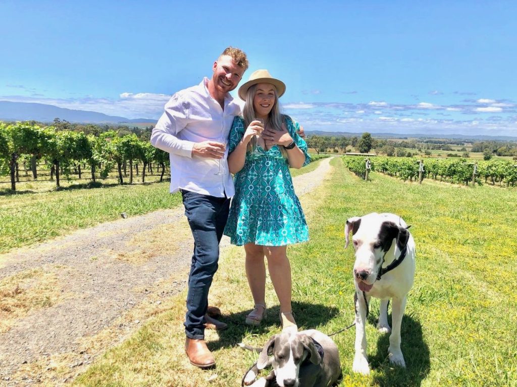 getting engaged on a Pooches & Pinot wine tour