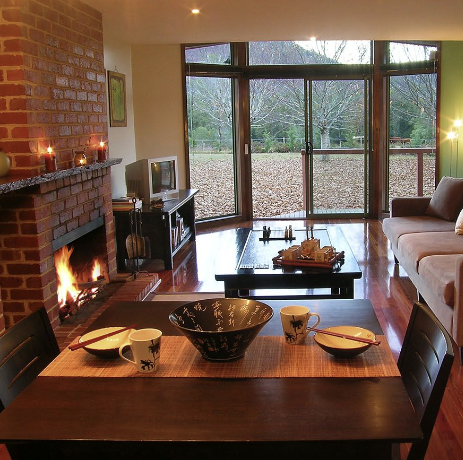 Open fire place as dog-friendly Nanking cottage at Chestnut Glade in narbethong